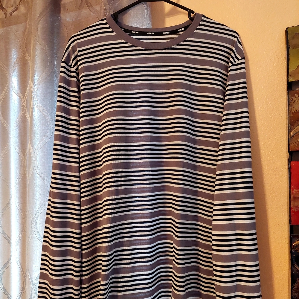 2 Nike long shirts